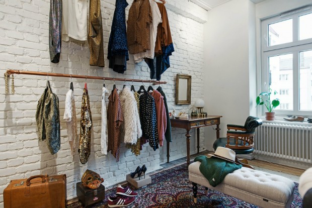 walk-in-closet-industrial-e1437071399692